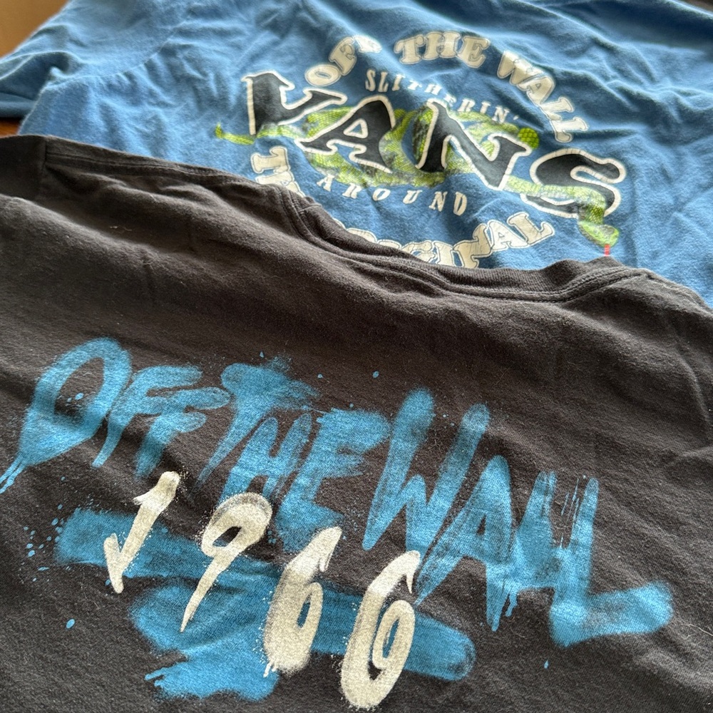 3 Vans t-shirts